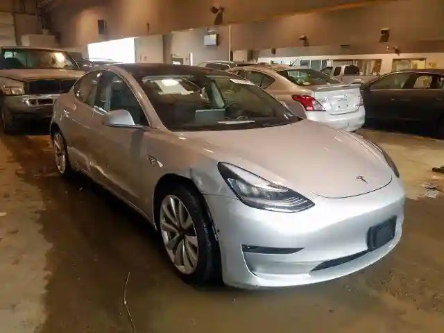 5YJ3E1EAXJF024380 2018 TESLA MODEL 3-0