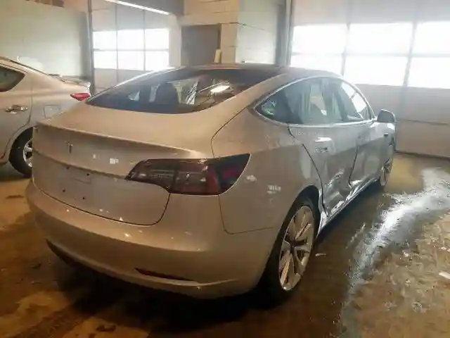 5YJ3E1EAXJF024380 2018 TESLA MODEL 3-3