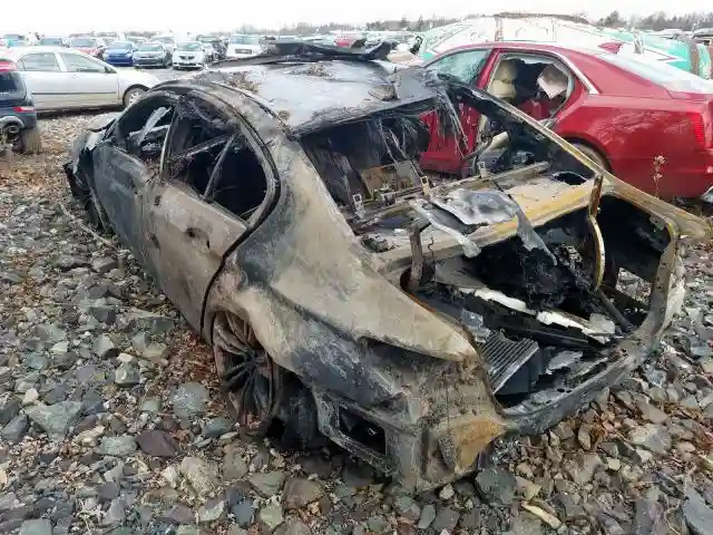 WBSJF0C52KB446824 2019 BMW M5-2