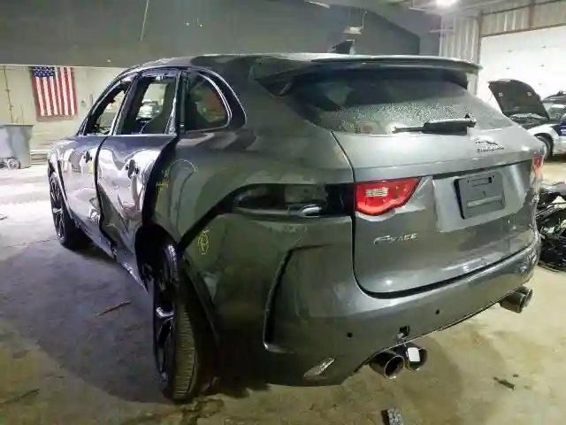 SADCZ2EE5KA613316 2019 JAGUAR F-PACE SVR-2