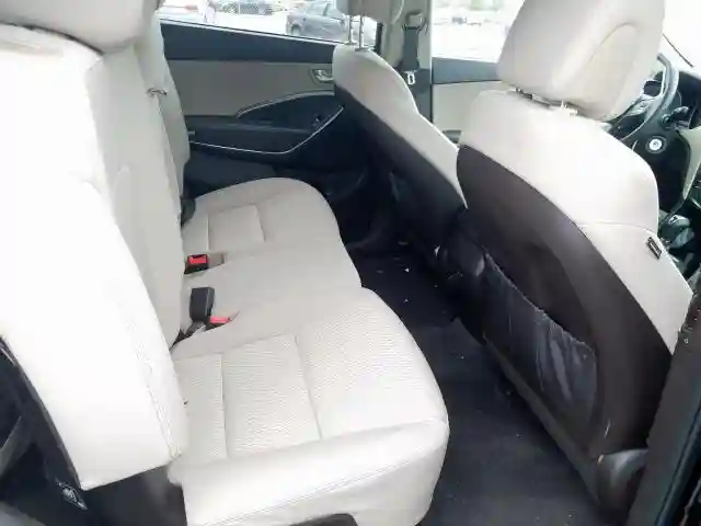 KM8SM4HF4KU300273 2019 HYUNDAI SANTA FE XL SE-5