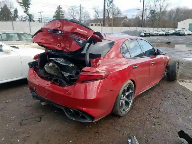 ZARFAEAV9H7522066 2017 ALFA ROMEO GIULIA QUADRIFOGLIO-3
