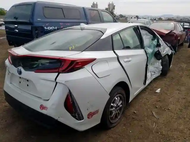 JTDKARFP3H3036662 2017 TOYOTA PRIUS PRIME-3