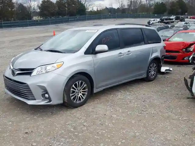 5TDYZ3DC5KS006083 2019 TOYOTA SIENNA XLE-1
