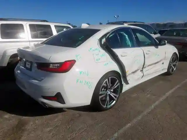 3MW5R1J03L8B15473 2020 BMW 330I-3