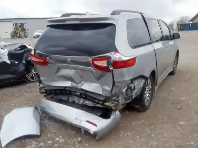 5TDYZ3DC5KS006083 2019 TOYOTA SIENNA XLE-3