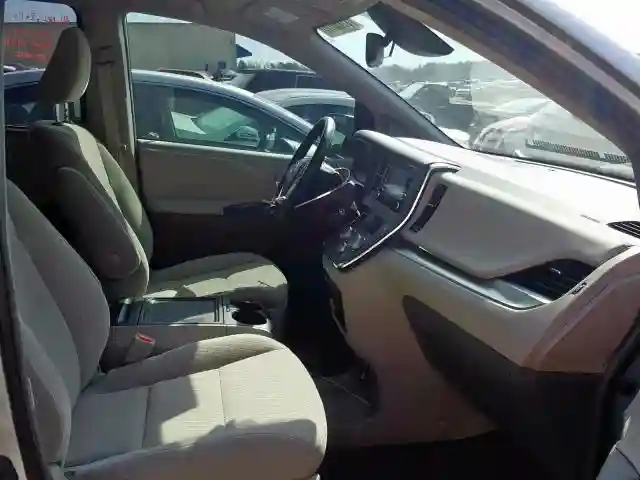 5TDKZ3DC9KS995480 2019 TOYOTA SIENNA LE-4