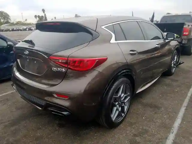 SJKCH5CP3JA041632 2018 INFINITI QX30 BASE-3
