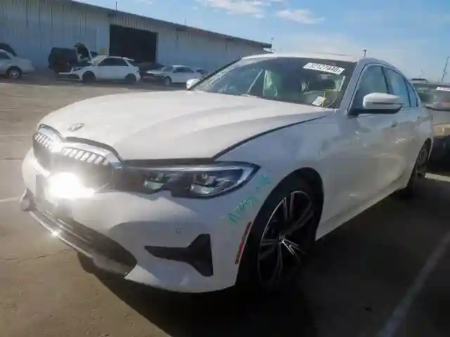 3MW5R1J03L8B15473 2020 BMW 330I-1
