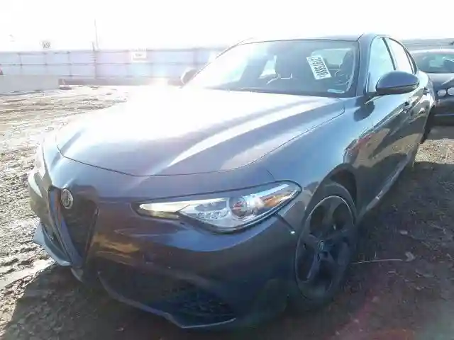 ZARFAEDN9H7541695 2017 ALFA ROMEO GIULIA Q4-1