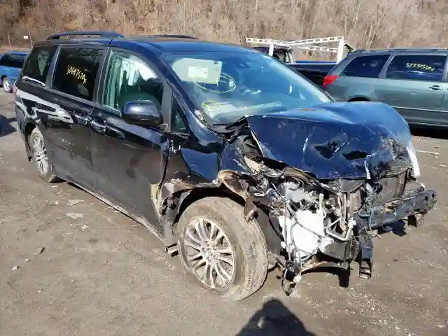 5TDYZ3DC4JS961729 2018 TOYOTA SIENNA XLE-0