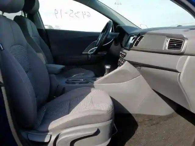 KNDCB3LC9K5297967 2019 KIA NIRO FE-4