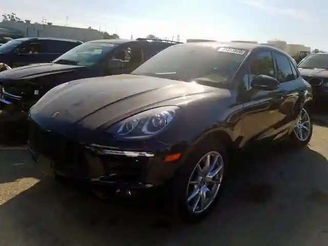 WP1AB2A57GLB55768 2016 PORSCHE MACAN S-1