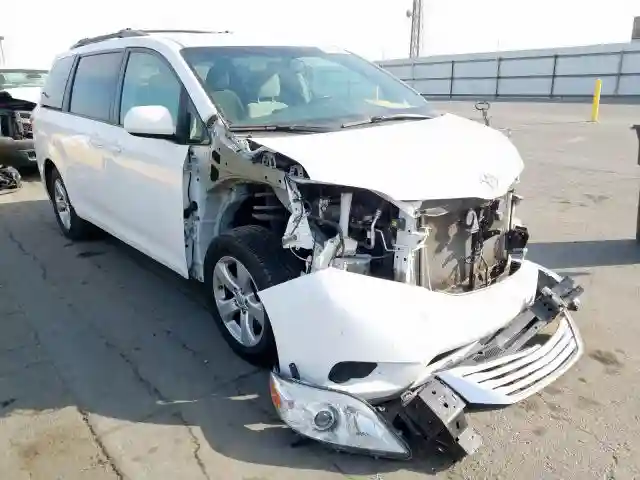 5TDKZ3DC7HS859678 2017 TOYOTA SIENNA LE-0
