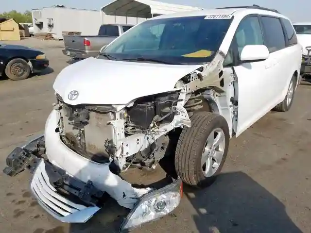 5TDKZ3DC7HS859678 2017 TOYOTA SIENNA LE-1