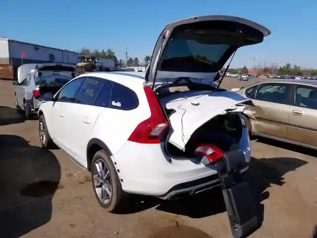 YV440MWK9J2059231 2018 VOLVO V60 CROSS COUNTRY PREMIER-2