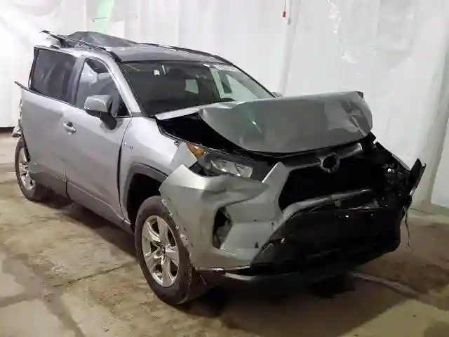 2T3MWRFV9KW008166 2019 TOYOTA RAV4 LE-0