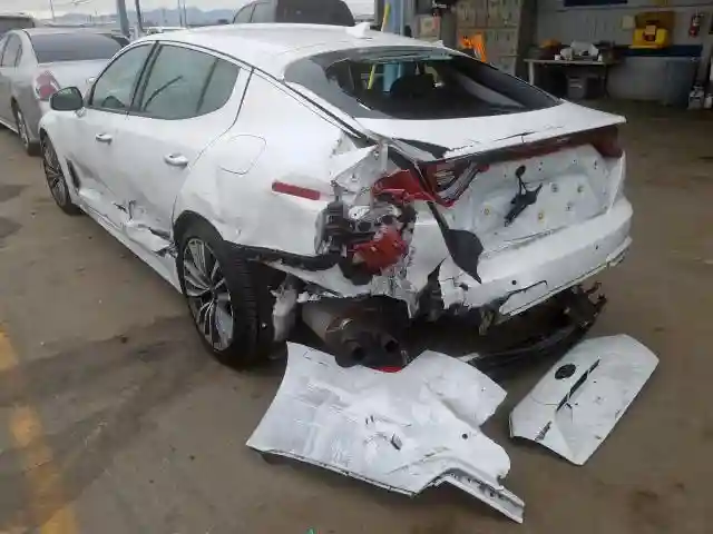 KNAE15LA1K6058832 2019 KIA STINGER-2