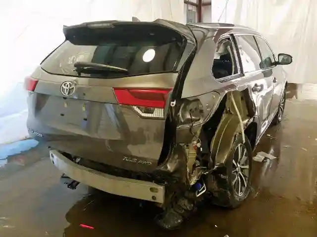 5TDJZRFH9HS422207 2017 TOYOTA HIGHLANDER SE-3