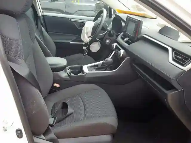 2T3K1RFV9KW048320 2019 TOYOTA RAV4 LE-4