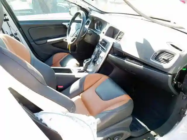 YV440MWK9J2059231 2018 VOLVO V60 CROSS COUNTRY PREMIER-4
