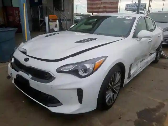 KNAE15LA1K6058832 2019 KIA STINGER-1