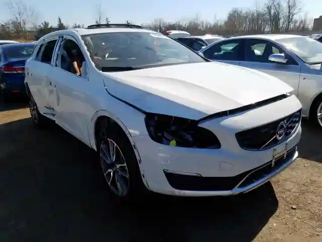 YV440MWK9J2059231 2018 VOLVO V60 CROSS COUNTRY PREMIER-0