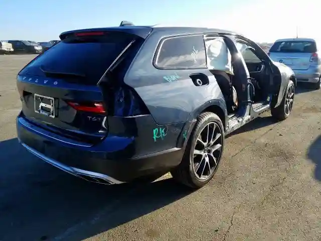 YV4A22NL0L1103637 2020 VOLVO V90 CROSS COUNTRY T6 INSCRIPTION-3