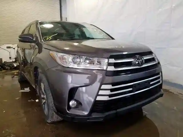 5TDJZRFH9HS422207 2017 TOYOTA HIGHLANDER SE-0