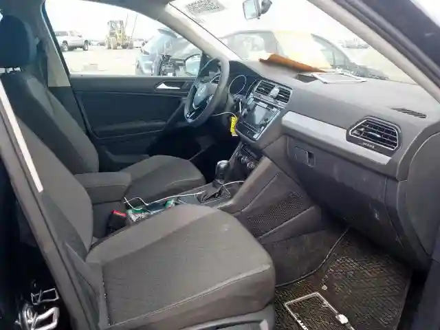 3VV1B7AX9KM182687 2019 VOLKSWAGEN TIGUAN S-4