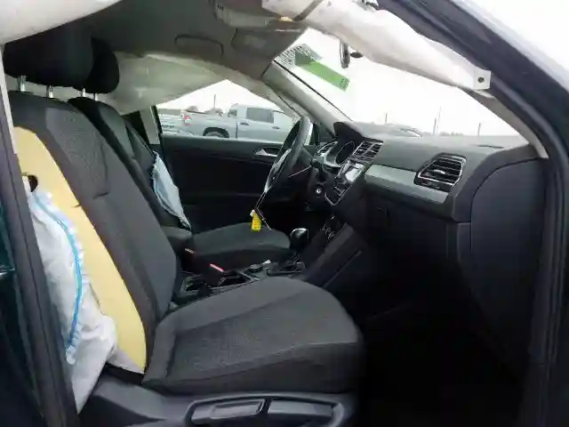 3VV0B7AX7KM016213 2019 VOLKSWAGEN TIGUAN S-4