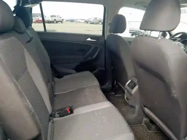 3VV1B7AX9KM182687 2019 VOLKSWAGEN TIGUAN S-5