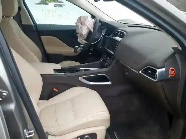 SADCK2FX4KA360719 2019 JAGUAR F-PACE PRESTIGE-4