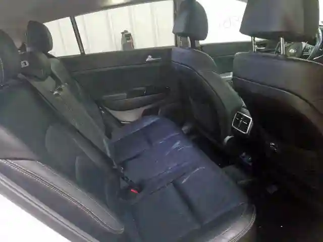 KNDPNCAC8J7309315 2018 KIA SPORTAGE EX-5