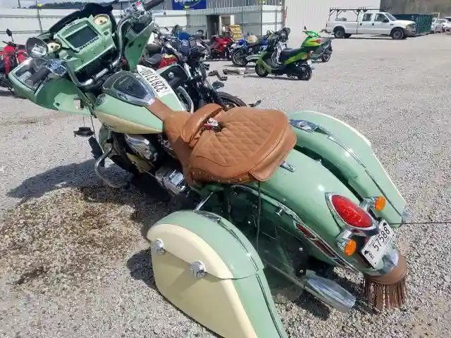 56KTRAAA7H3344980 2017 INDIAN MOTORCYCLE CO. ROADMASTER-2