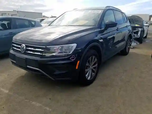 3VV1B7AX9KM182687 2019 VOLKSWAGEN TIGUAN S-1