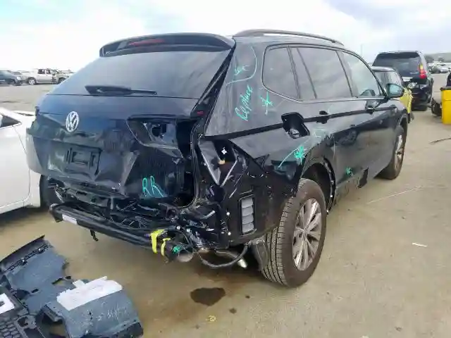 3VV1B7AX9KM182687 2019 VOLKSWAGEN TIGUAN S-3