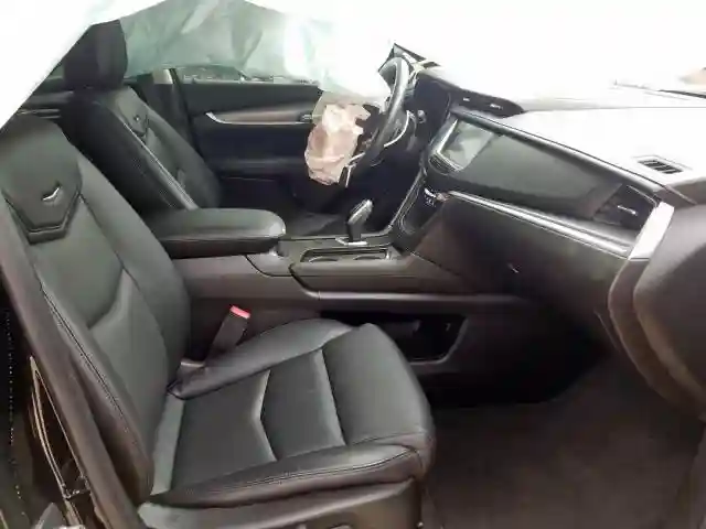 1GYKNCRS1KZ132077 2019 CADILLAC XT5 LUXURY-4