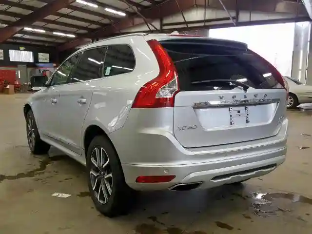 YV449MRR1H2212743 2017 VOLVO XC60 T6 DYNAMIC-2