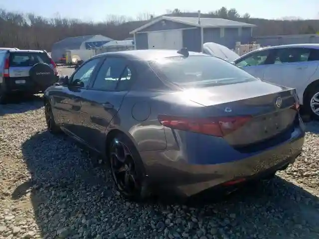 ZARFAEEN8H7557143 2017 ALFA ROMEO GIULIA TI Q4-2