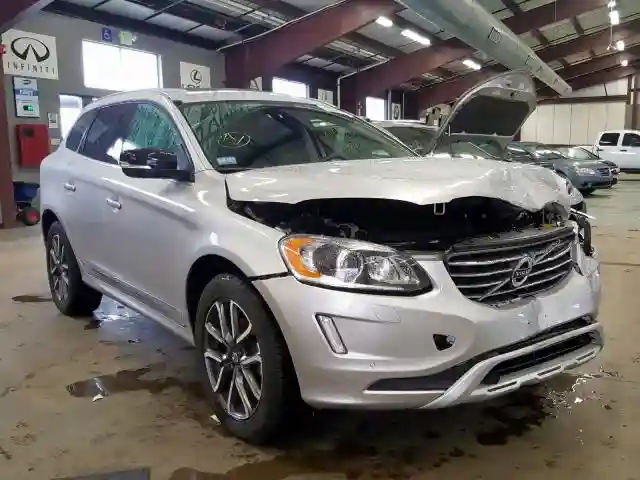 YV449MRR1H2212743 2017 VOLVO XC60 T6 DYNAMIC-0