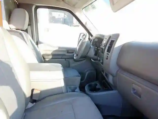 1N6BF0LY9JN813573 2018 NISSAN NV 2500 S-4