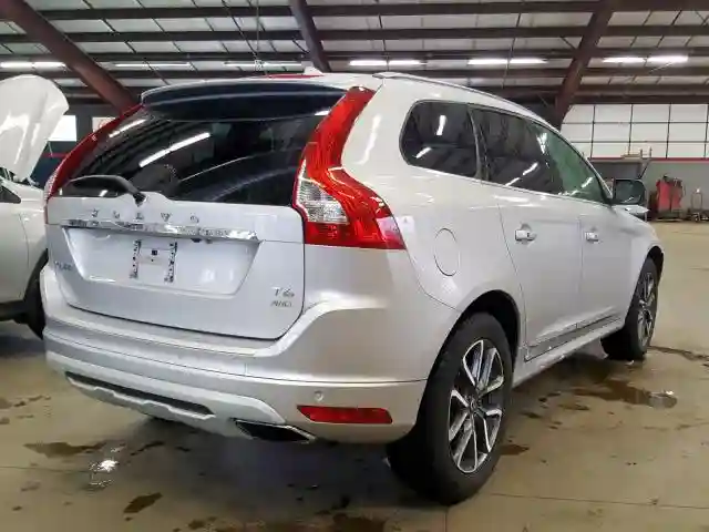 YV449MRR1H2212743 2017 VOLVO XC60 T6 DYNAMIC-3