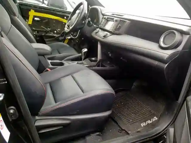 2T3NFREV2JW424712 2018 TOYOTA RAV4 SE-4