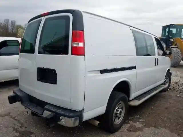 1GTW7AFG9J1902559 2018 GMC SAVANA G2500-3