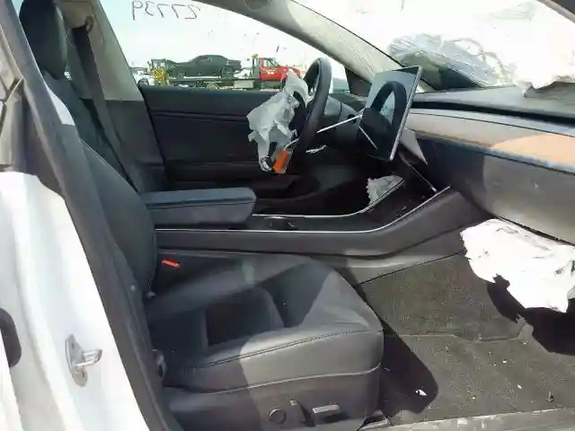 5YJ3E1EA6JF046344 2018 TESLA MODEL 3-4