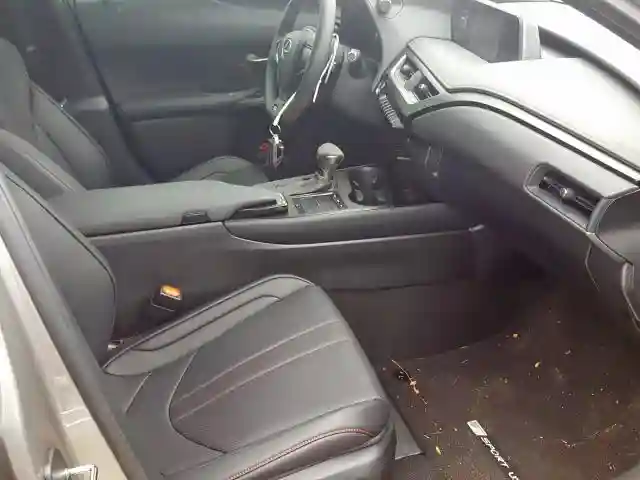 JTHY3JBH3K2008117 2019 LEXUS UX 200-4