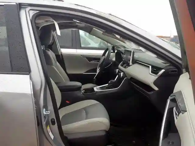 JTMY1RFV7KD509117 2019 TOYOTA RAV4 LIMITED-4
