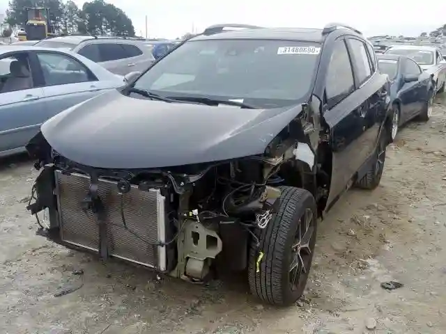 2T3NFREV2JW424712 2018 TOYOTA RAV4 SE-1
