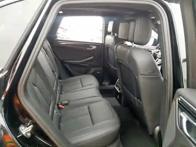 WP1AA2A5XKLB00825 2019 PORSCHE MACAN-5